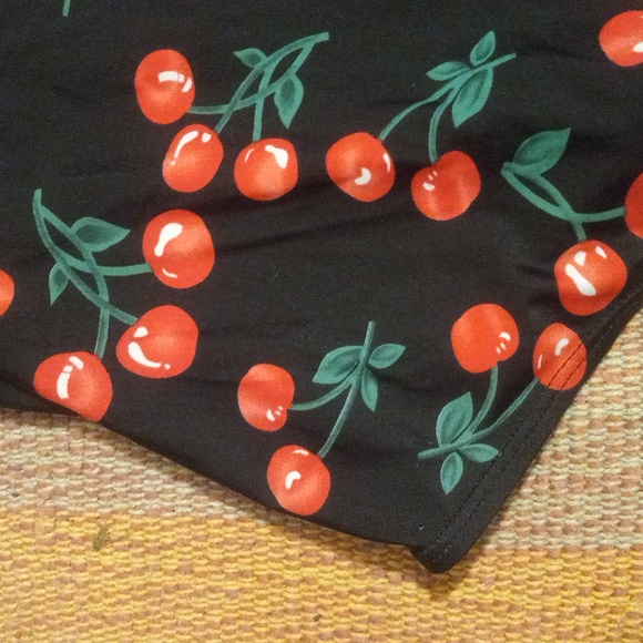 FitGlam Pin Up Style One Piece Swim Suit W/ Underwire, Padded Cups, Split Front - Picture 6 of 11